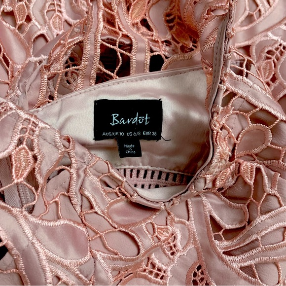 ⭐️‼️HOST PICK ‼️⭐️ Bardot - Pink Lace Halter Dress - Picture 8 of 8